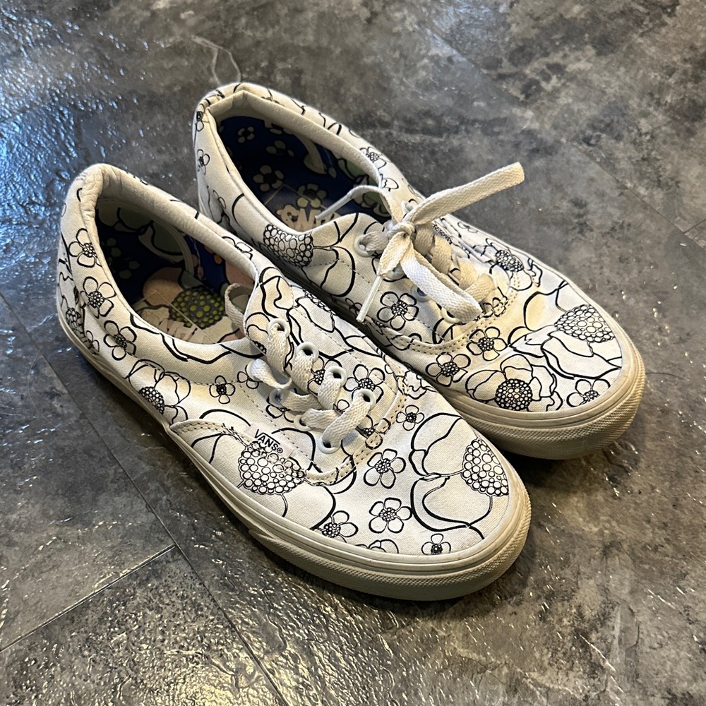 Vans size 7 - Black and White